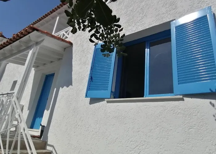 Mamma Mia On The * Pefkali